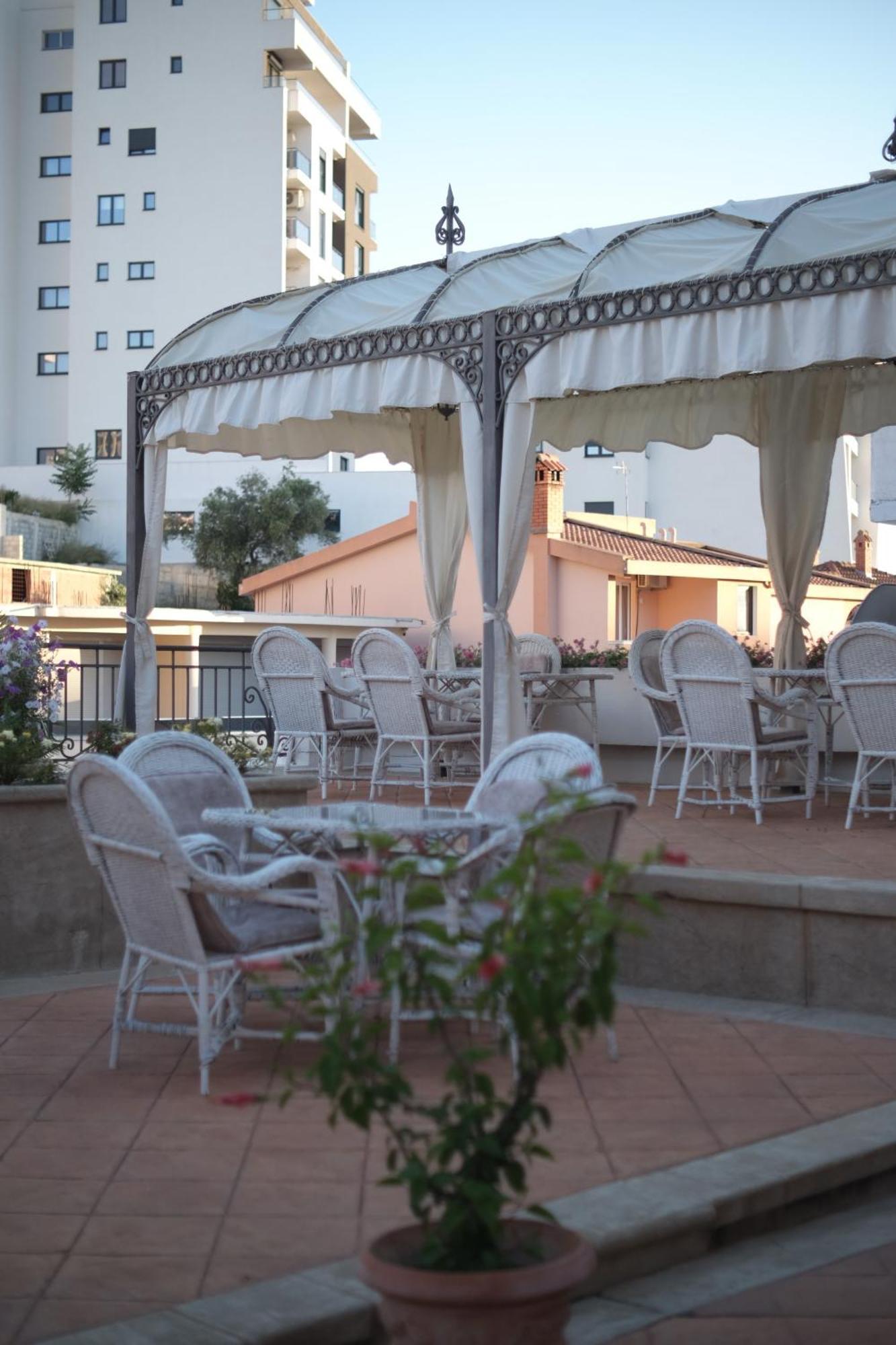 Hotel Kleopatra 乌尔齐尼 外观 照片